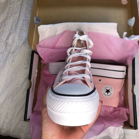 Hello Kitty converse - Picture 4 of 7